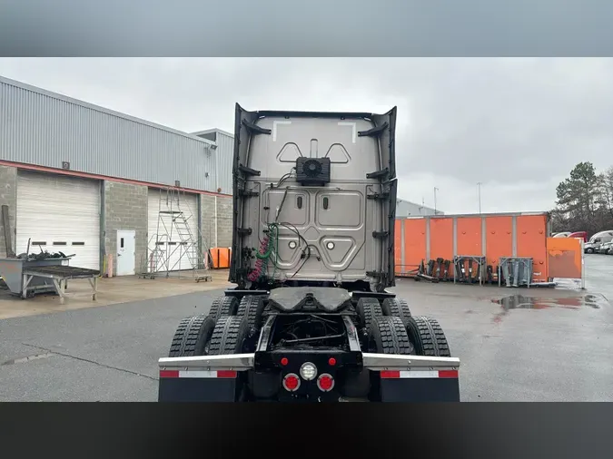 2022 Freightliner Cascadia 126