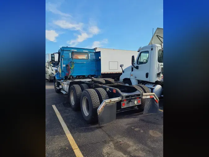 2019 VOLVO VNL64T-300