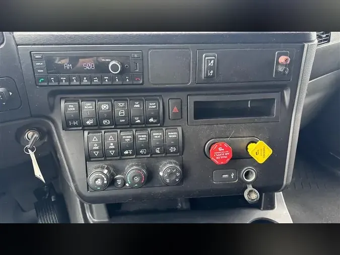 2022 INTERNATIONAL LT625
