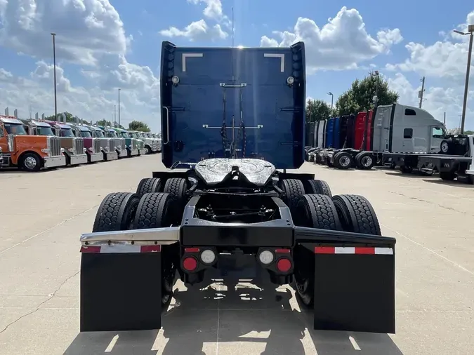 2023 Peterbilt 389