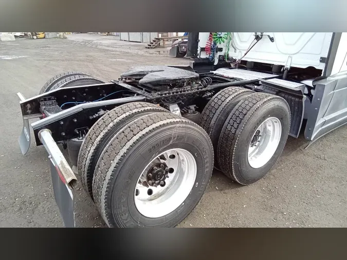 2022 Freightliner Cascadia 126183fac085e3125929416ab9a6b3d0567