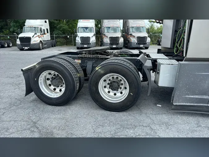 2023 Freightliner Cascadia 1261840f05afad81d2ebc5b2d66495cdd33