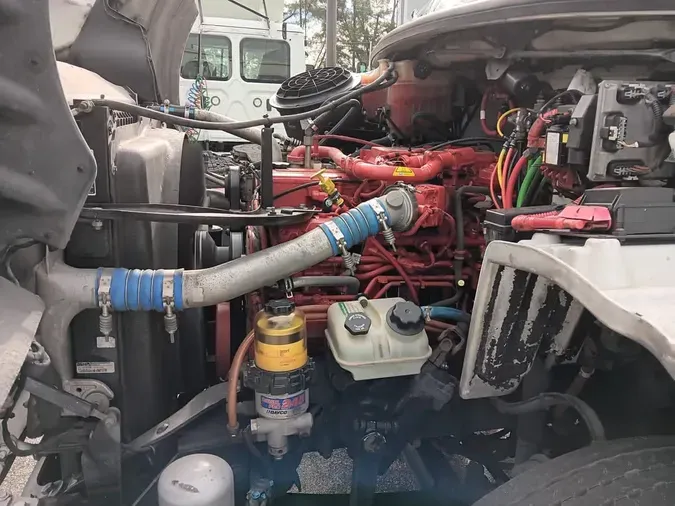 2018 FREIGHTLINER M2-112