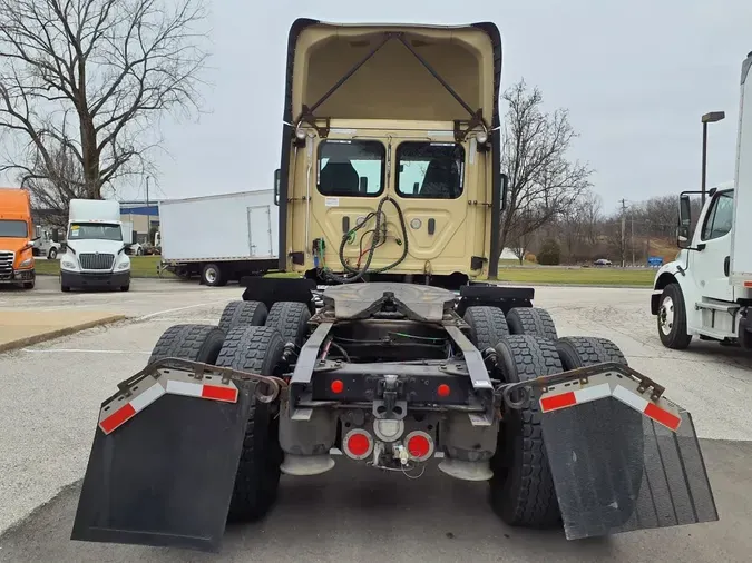 2019 FREIGHTLINER/MERCEDES CASCADIA 125