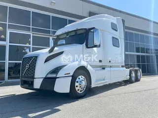 2019 VOLVO VNL860