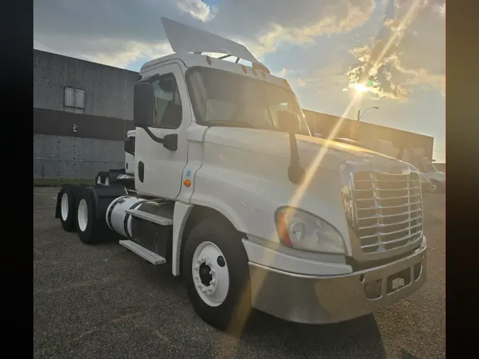 2016 FREIGHTLINER/MERCEDES CASCADIA 125