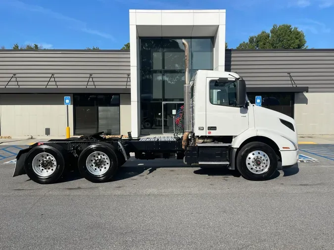 2020 Volvo VNR64T300