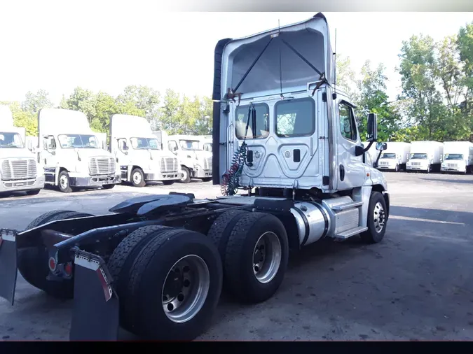 2016 FREIGHTLINER/MERCEDES CASCADIA 125