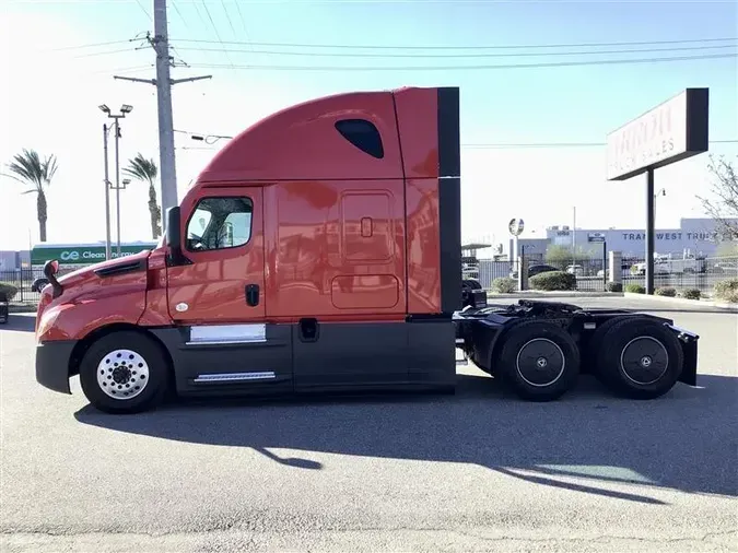 2021 FREIGHTLINER CA126