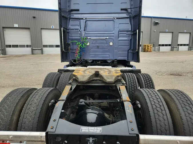 2024 VOLVO VNL64T760