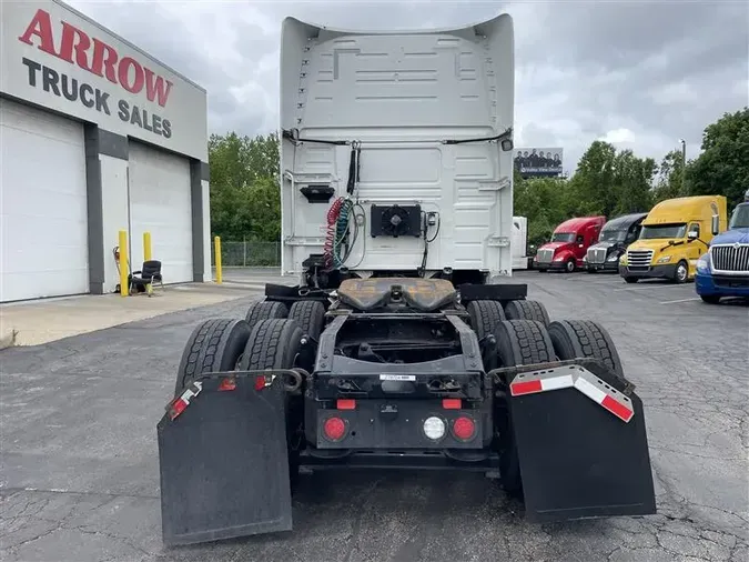 2020 VOLVO VNL760
