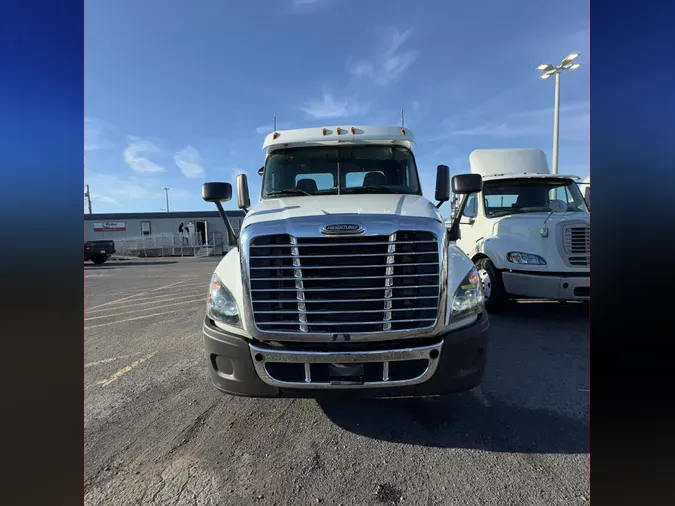 2016 FREIGHTLINER/MERCEDES CASCADIA 125