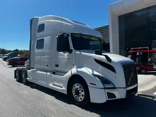 2022 Volvo VNL64T860