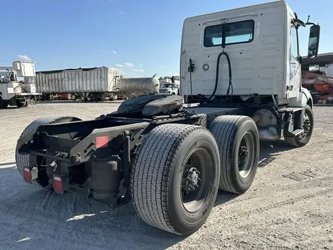 2019 VOLVO VNR62T300