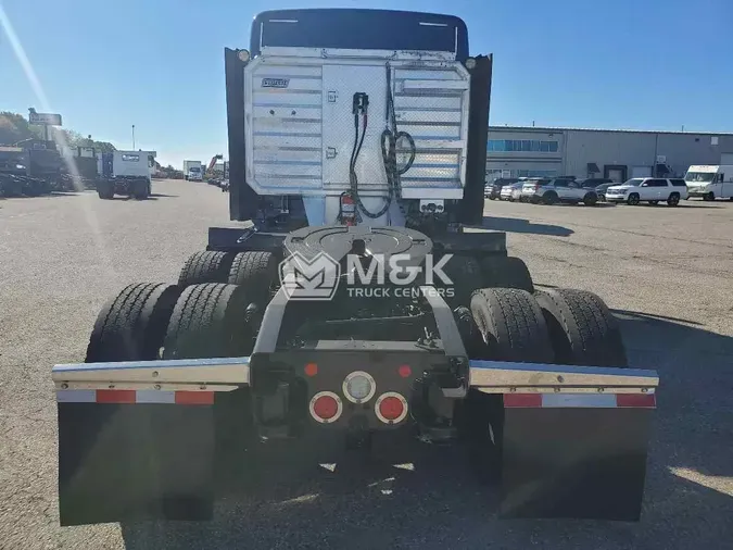 2021 FREIGHTLINER Cascadia 126