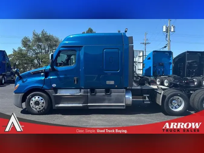 2021 FREIGHTLINER CA126