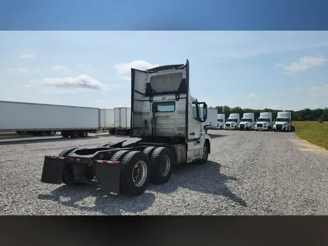 2018 Volvo VNL300