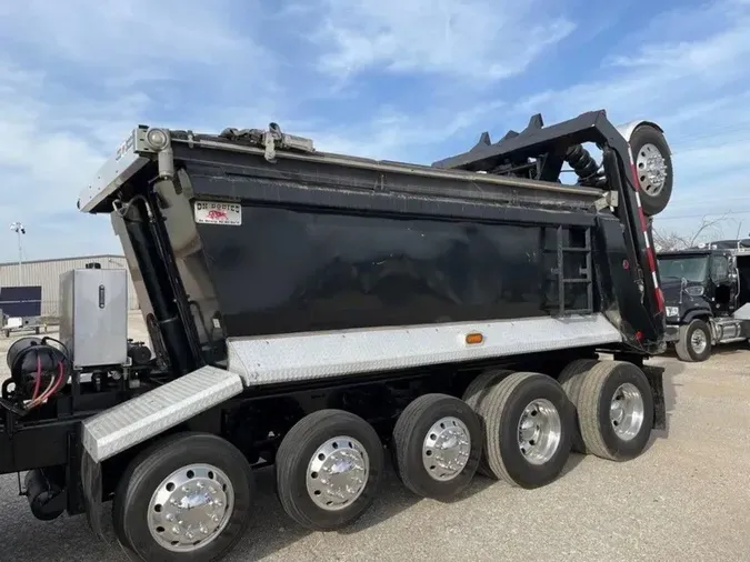 2018 Freightliner 114SD