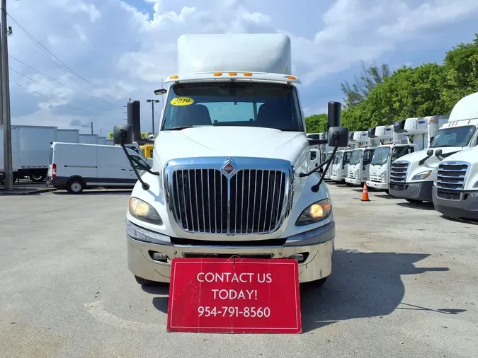 2019 NAVISTAR INTERNATIONAL RH613 DAYCAB S/A