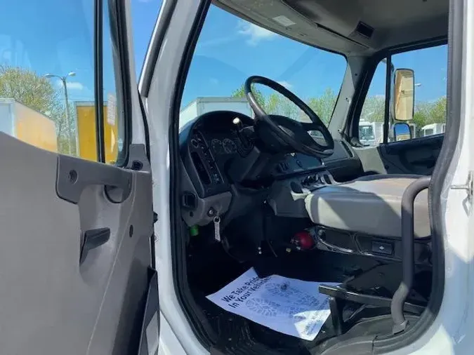 2019 Freightliner Business Class M2 106