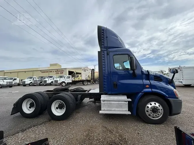 2018 FREIGHTLINER CASCADIA 113