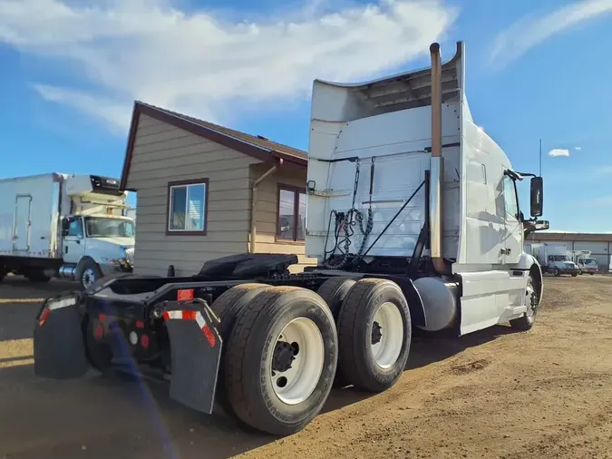 2019 VOLVO VNR64T-640
