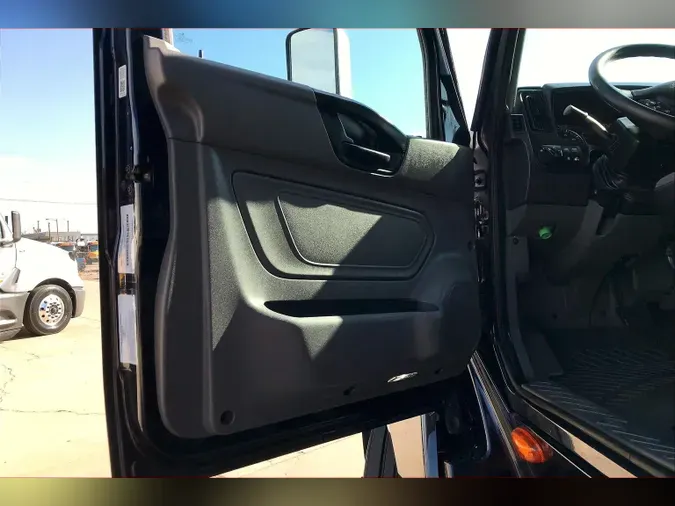 2022 INT LT625 6x4