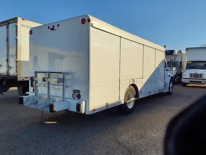 2017 FREIGHTLINER/MERCEDES M2 106