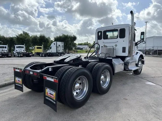 2020 Peterbilt 567