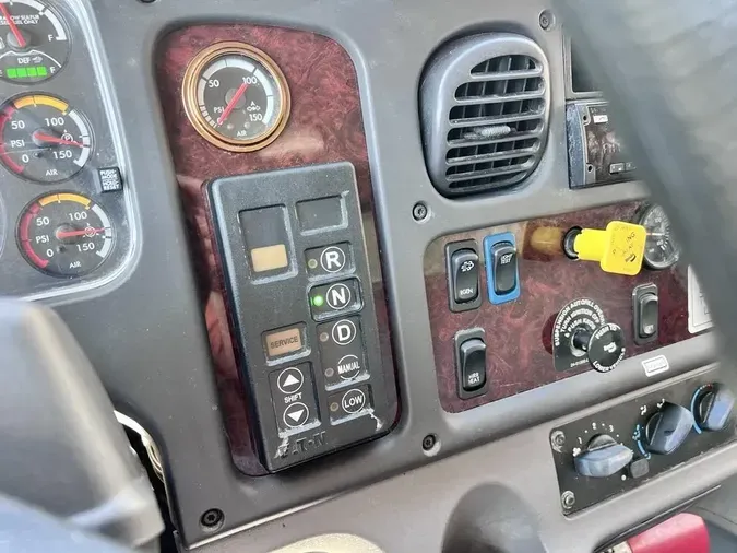 2019 Freightliner Business Class M2 106