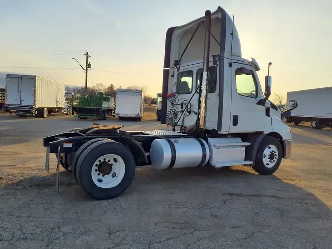 2019 FREIGHTLINER/MERCEDES NEW CASCADIA 116