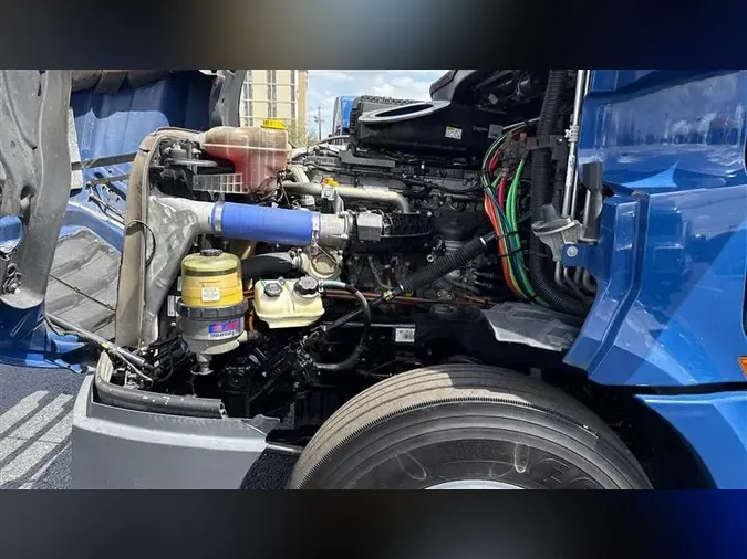 2019 FREIGHTLINER CA126