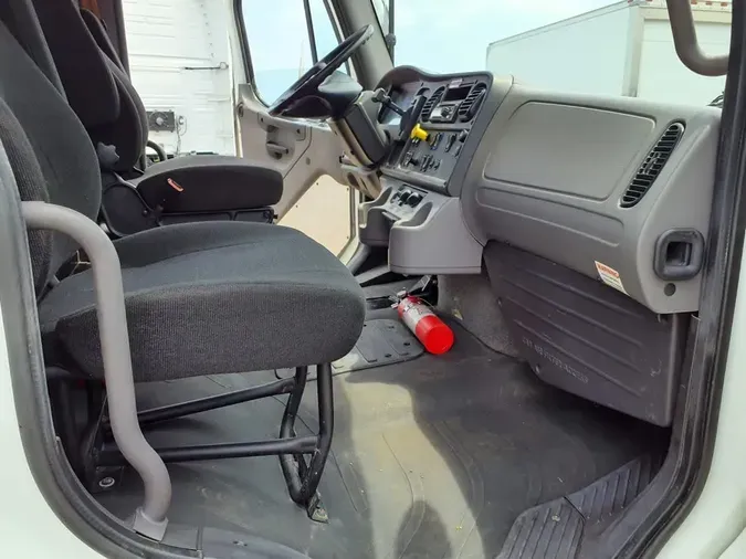 2018 FREIGHTLINER M2 106