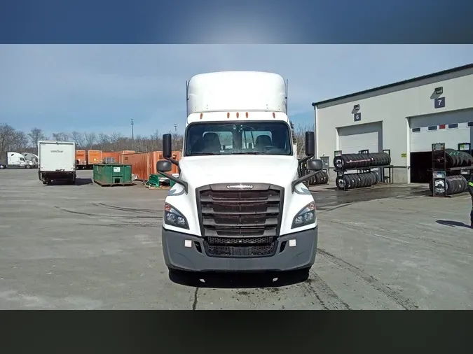 2020 Freightliner Cascadia 126