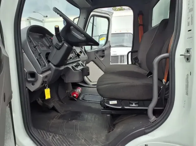 2021 FREIGHTLINER/MERCEDES M2 106