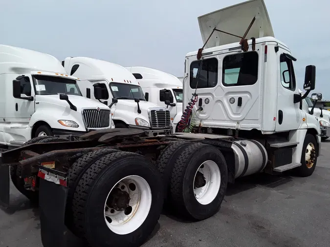 2018 FREIGHTLINER/MERCEDES CASCADIA 125