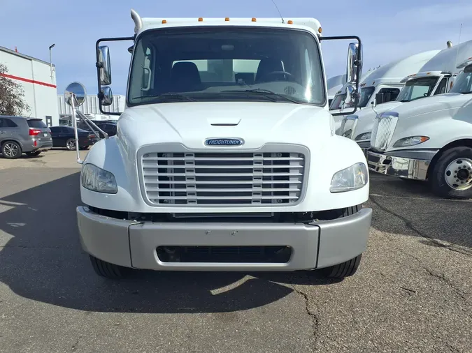 2017 FREIGHTLINER/MERCEDES M2 106