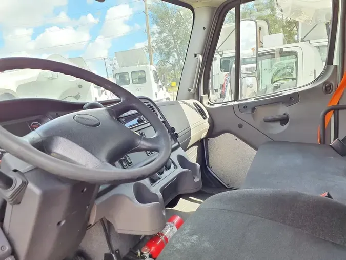 2019 FREIGHTLINER/MERCEDES M2 106
