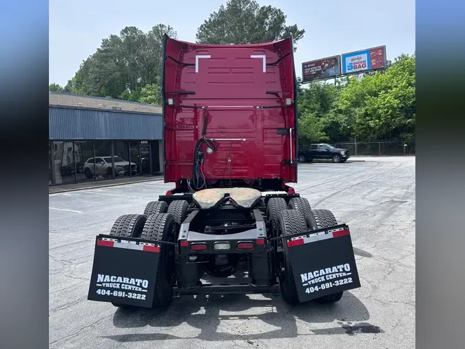 2021 VOLVO VNL64T760