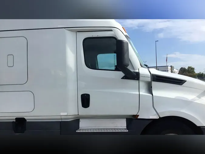 2022 Freightliner Cascadia 126