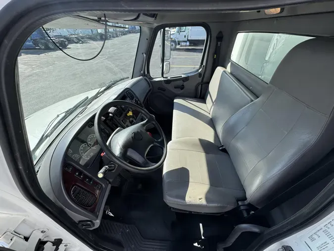 2019 Freightliner Business Class M2 106