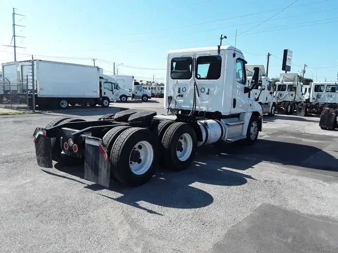 2020 FREIGHTLINER CASCADIA 125