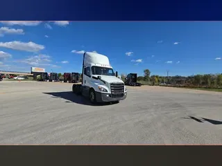 2020 Freightliner Cascadia 126