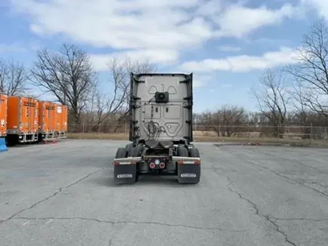 2021 Freightliner Cascadia