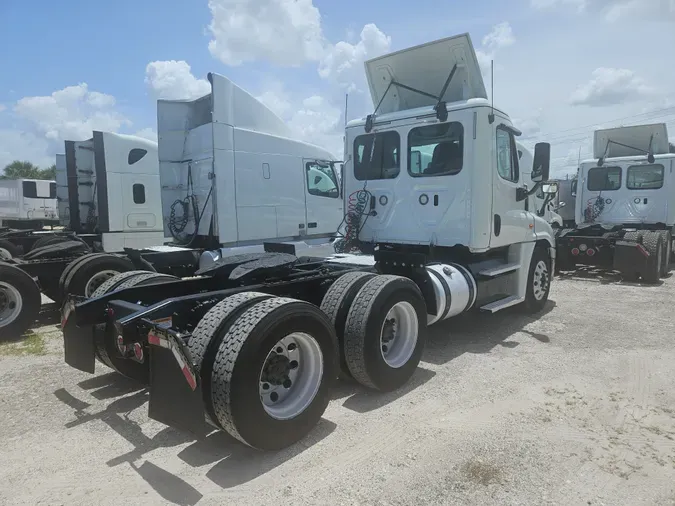 2018 FREIGHTLINER/MERCEDES CASCADIA 125