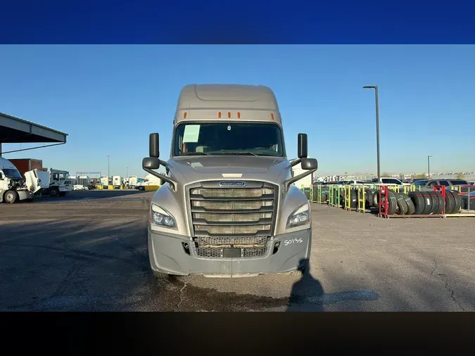 2020 Freightliner Cascadia 126