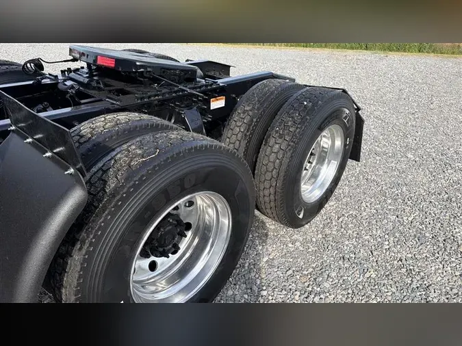 2021 FREIGHTLINER CA126