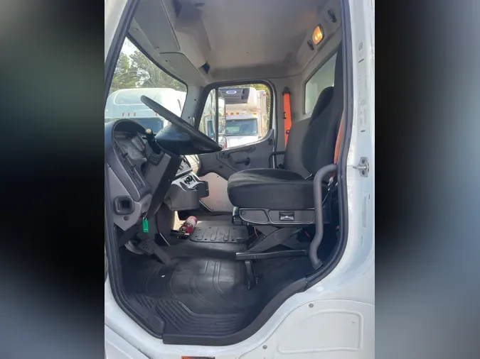 2018 FREIGHTLINER/MERCEDES M2 106