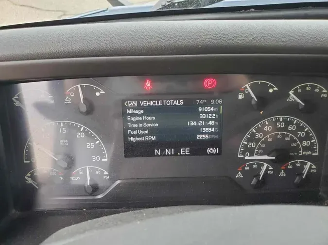 2025 VOLVO VNL64T860