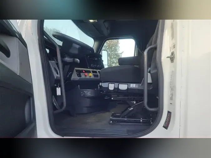 2020 FREIGHTLINER CA126